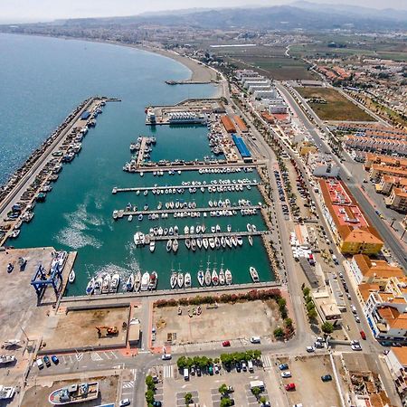 Puerto Caleta Dream - Alojamientos La Torre Caleta De Velez Bagian luar foto